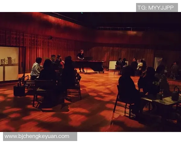 岡崎体育的音乐风格与创作灵感探析：从个性化作品到跨界尝试的音乐之旅